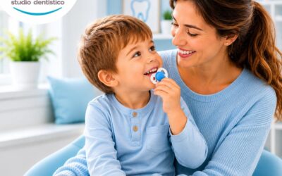 Succhiotto e dito in bocca: quali effetti possono avere sullo sviluppo dei denti?